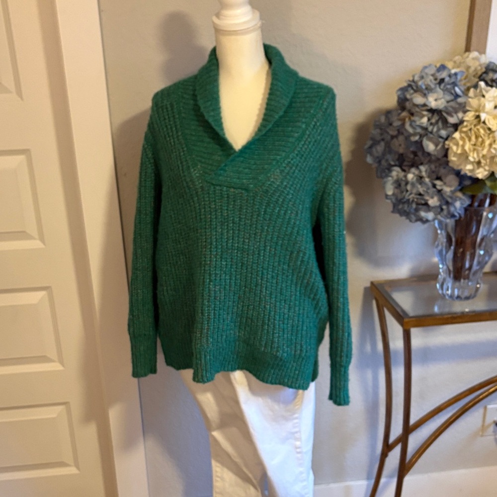 Green chunky knit V-neck sweater From St John’s Bay. Size large.